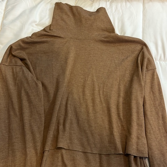 Cropped brown American Eagle sweater - Picture 1 of 2